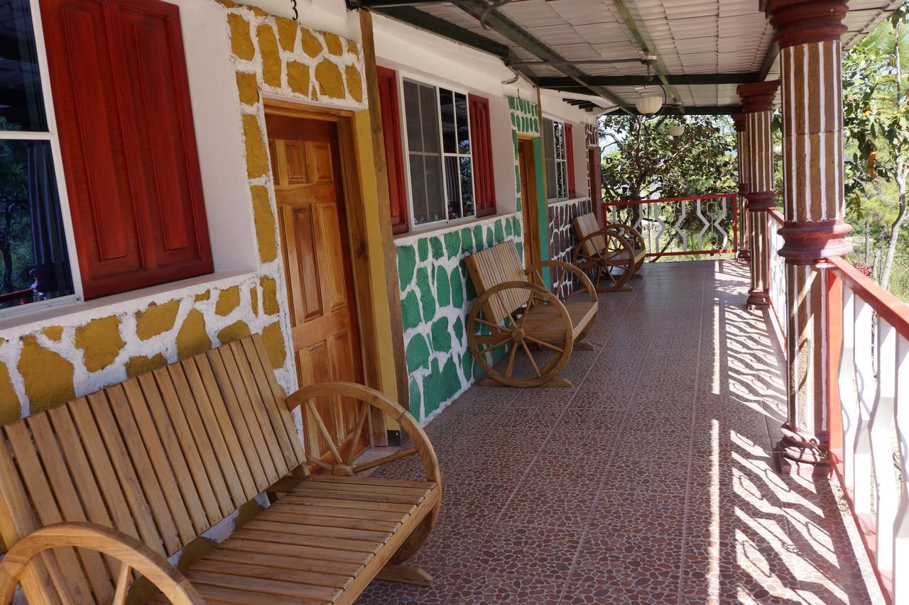 Hotel Y Restaurante Las Margaritas Perquin Екстер'єр фото