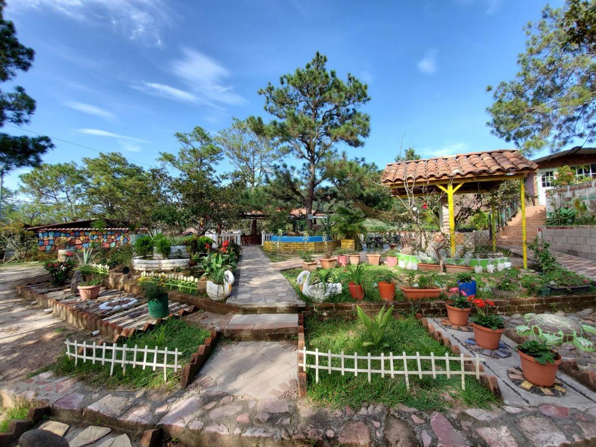 Hotel Y Restaurante Las Margaritas Perquin Екстер'єр фото